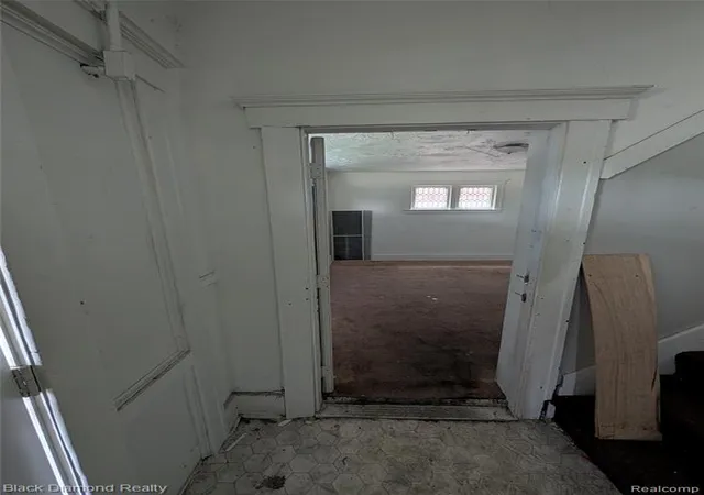 4th image of 3049 Montclair St, Detroit, MI 48214 2193 | MLS# 61003120