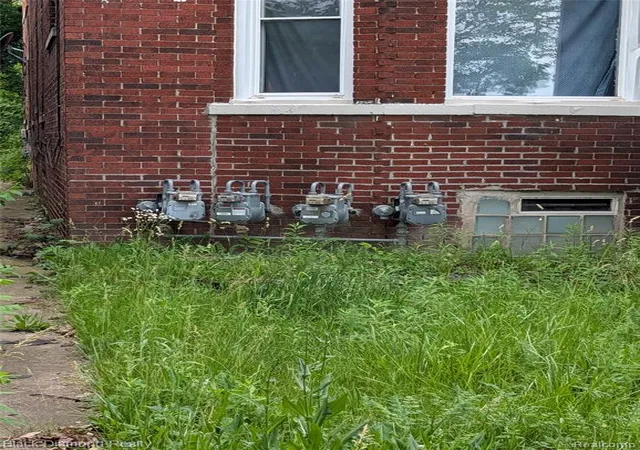 51st image of 3049 Montclair St, Detroit, MI 48214 2193 | MLS# 61003120