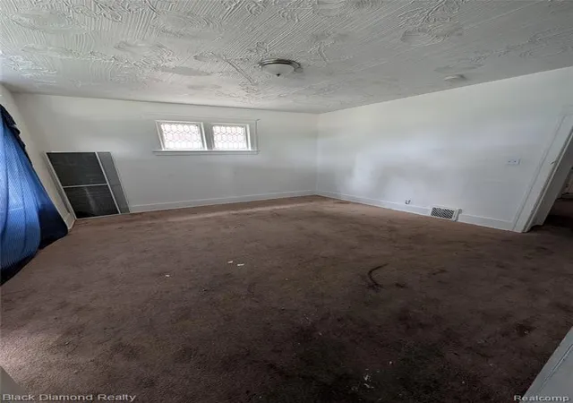 5th image of 3049 Montclair St, Detroit, MI 48214 2193 | MLS# 61003120