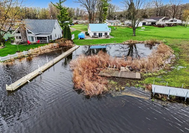Homes for sale in Coldwater, MI | 416 W Russell Dr, Coldwater, MI 49036 | MLS# 70525710