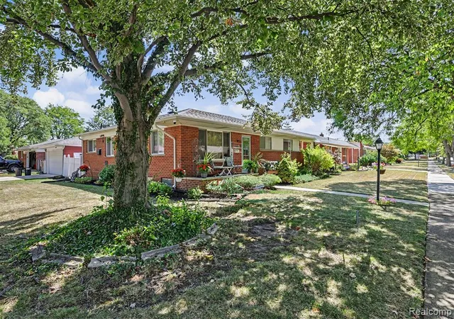 Photo 2 of Single family home for sale at 7292 Fairwood Dr, Dearborn Heights, MI 48127 1664 | MLS# 61025763 | Listing updated on 2026-09-14