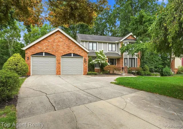 1st image of 412 Streamview Ct, Rochester Hills, MI 48309 | MLS# 61022657