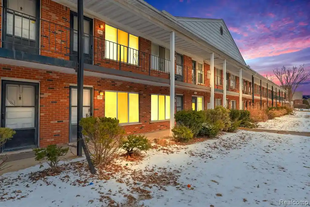 Listing Photo 1 - Condo for sale in 4535 Cadieux Rd located at 4535 Cadieux Rd, Detroit, MI 48224 - Unit # 42 / 210