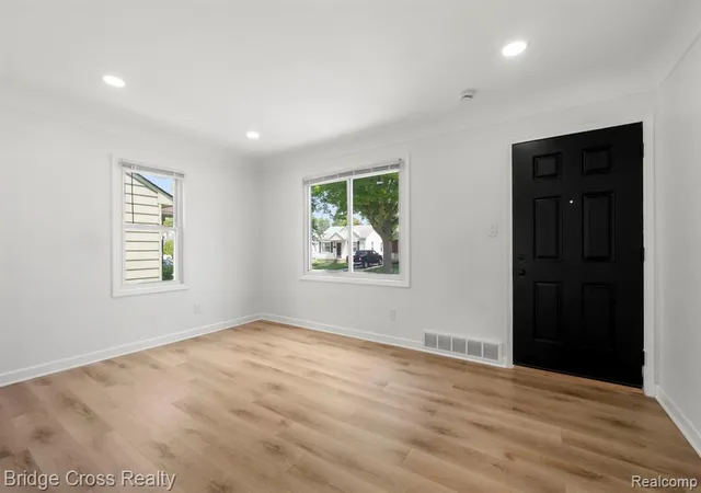 4th image of 25515 Culver St, Saint Clair Shores, MI 48081 | MLS# 60998722