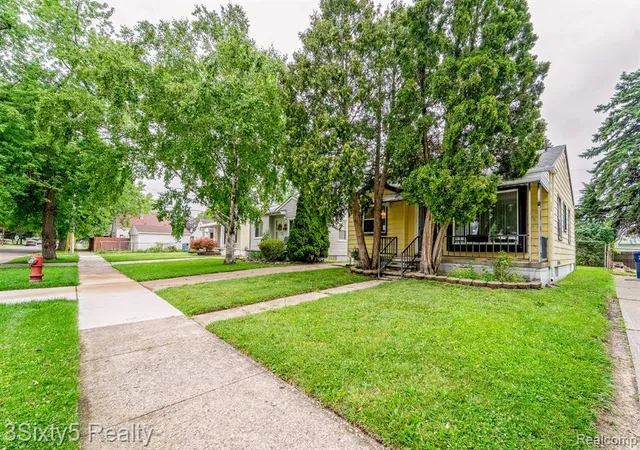 Homes for sale in Lincoln Park, MI | 2212 Detroit Ave, Lincoln Park, MI 48146 | MLS# 61009121
