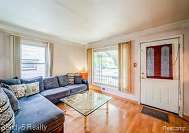 Homes for sale in Lincoln Park, MI | 2212 Detroit Ave, Lincoln Park, MI 48146 | MLS# 61009121