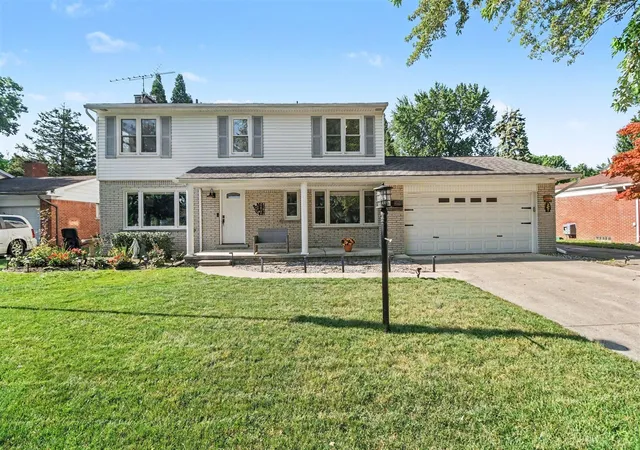 Photo 2 of Sale Pending at 23940 King Dr, Clinton Township, MI 48035 | MLS# 70550910 | Listing updated on 2026-08-25