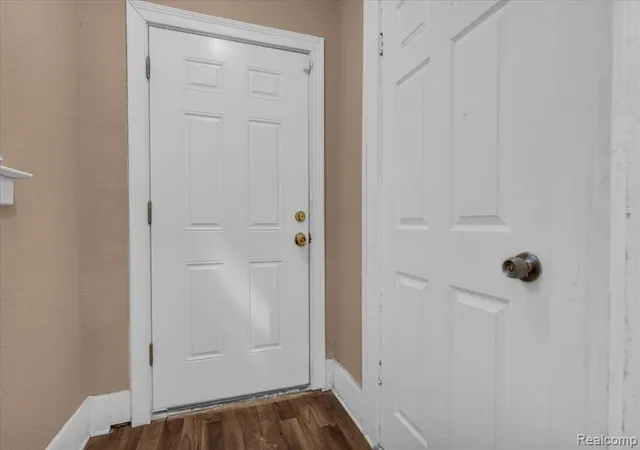 3rd image of 2633 Burlingame St, Detroit, MI 48206 | MLS# 60944797