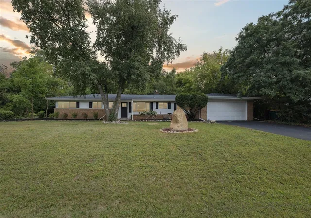 1st image of 30070 Lochmoor St, Farmington Hills, MI 48334 | MLS# 70487936