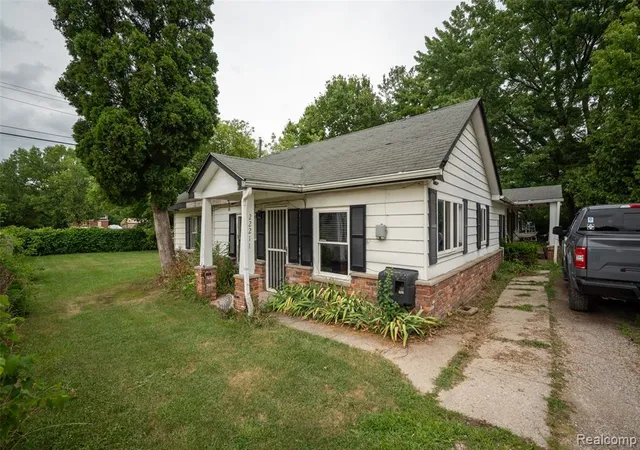 Photo 2 of Sale Pending at 22211 Grandy St, Clinton Township, MI 48035 | MLS# 61023448 | Listing updated on 2026-08-31