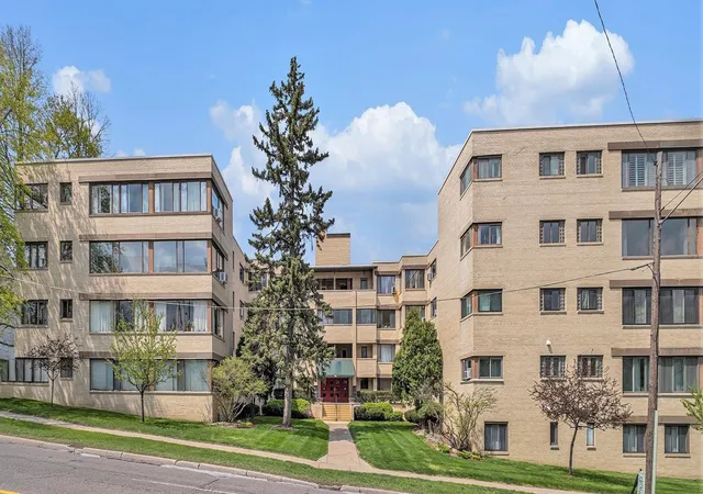 Homes for sale in Flint, MI | 915 E Court #206 Street, Flint, MI 48503 | Houzeo