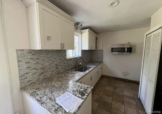 Photo 3 of Sale Pending at 19430 Lexington, Redford, MI 48240 1514 | MLS# 61023622 | Listing updated on 2026-09-02