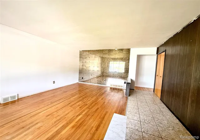 Photo 3 of Single family home for sale at 13252 Diena Dr, Warren, MI 48088 4706 | MLS# 61024026 | Listing updated on 2026-09-17