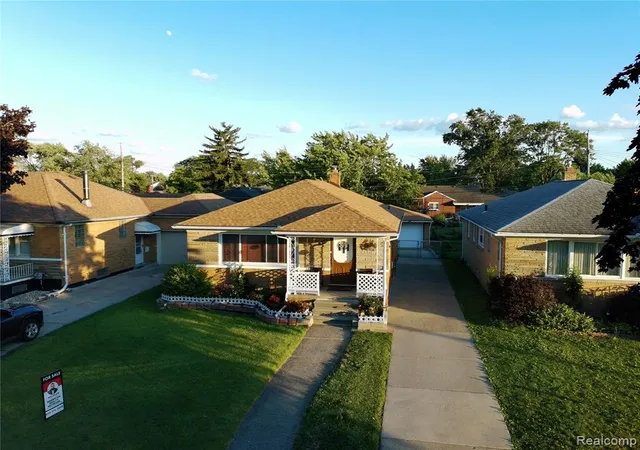 Homes for sale in Center Line, MI | 8152 Potomac, Center Line, MI 48015 | MLS# 61005879