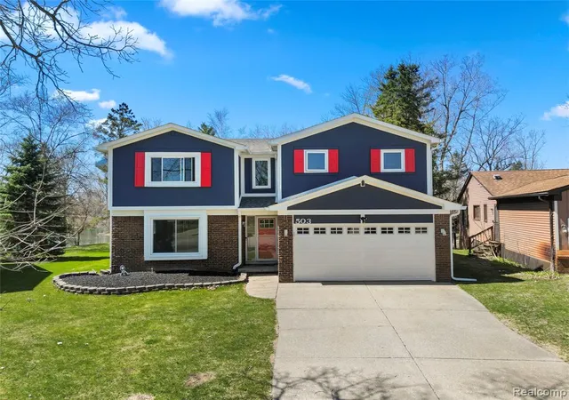 Homes for sale in Oxford, MI | 503 Thornehill Trl, Oxford, MI 48371 | MLS# 60983655