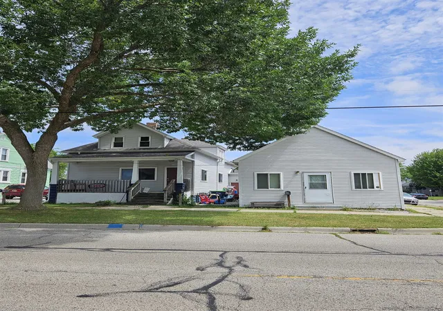 1st image of 827 S Farragut St, Bay City, MI 48708 | MLS# 50217391
