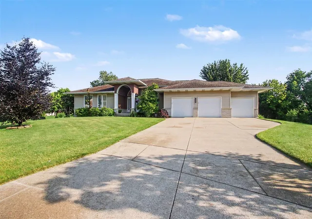 Homes for sale in Caledonia, MI | 1425 Crystalline Dr, Caledonia, MI 49316 | MLS# 70541102