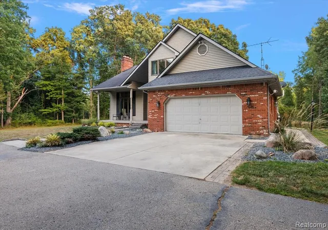 Photo 2 of Sale Pending at 707 W Sutton Rd, Metamora, MI 48455 9712 | MLS# 61023571 | Listing updated on 2026-09-05
