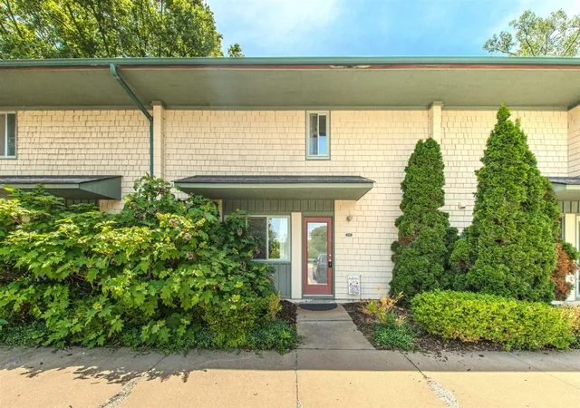 Homes for sale in Ann Arbor, MI | 1795 Hideaway Ln, Ann Arbor, MI 48105 | MLS# 70539043