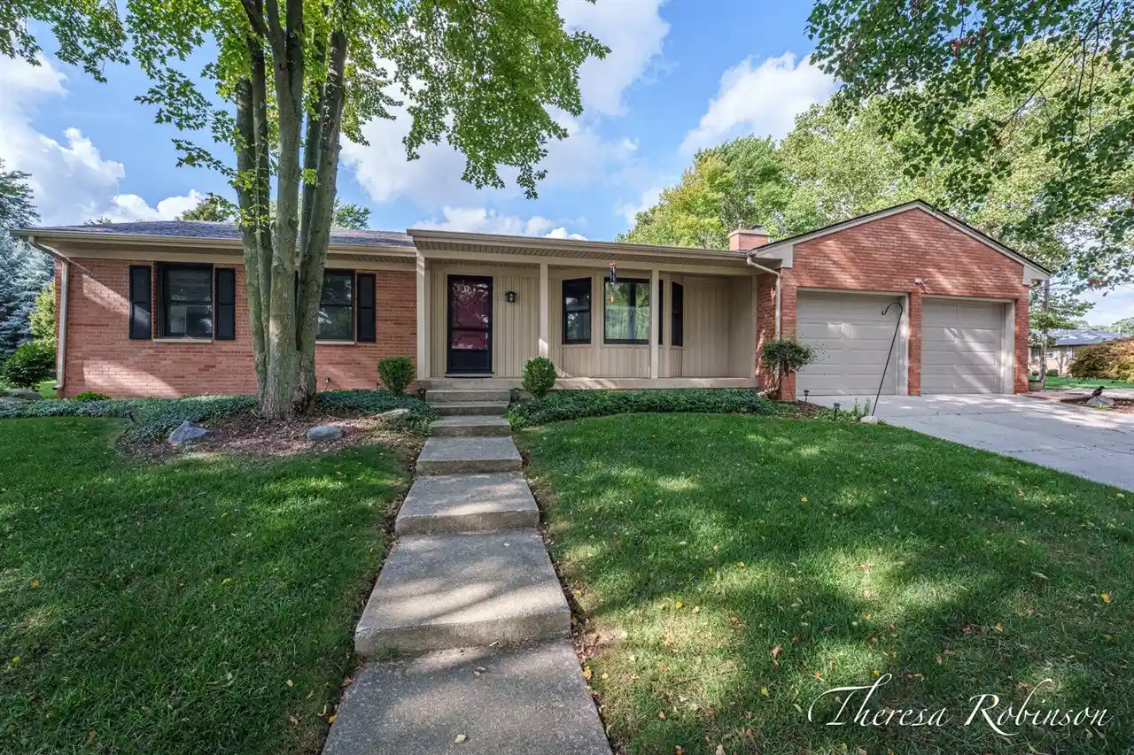 Photo 1 of Single family home for sale at 2147 Dewberry Dr, Grand Rapids, MI 49505 | MLS# 70564304 | Listing updated on 2026-10-16