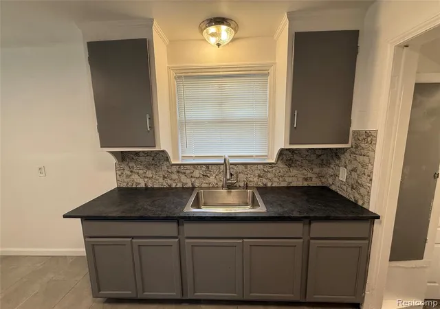 2nd image of 16083 Manning St, Detroit, MI 48205 | MLS# 60968038