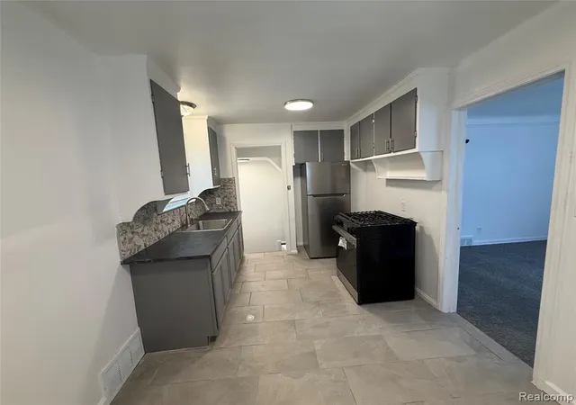 8th image of 16083 Manning St, Detroit, MI 48205 | MLS# 60968038