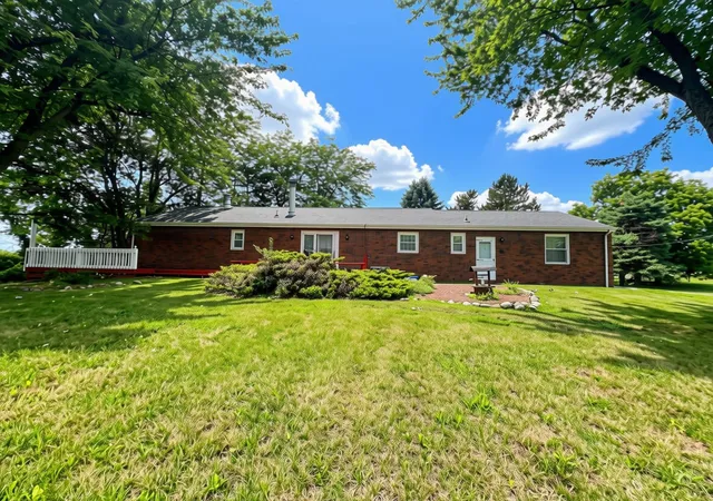 Photo 2 of Single family home for sale at 3091 S Hillsdale Rd, Hillsdale, MI 49242 | MLS# 70554221 | Listing updated on 2026-09-16