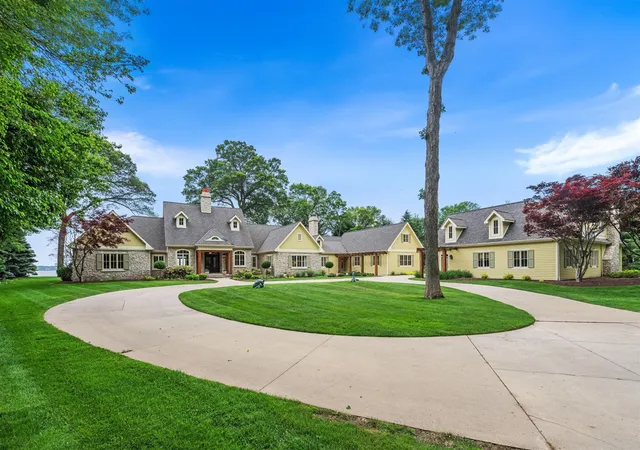 Photo 2 of Mansion for sale at 329 W Circle Dr, North Muskegon, MI 49445 | MLS# 70538867 | Listing updated on 2026-08-27