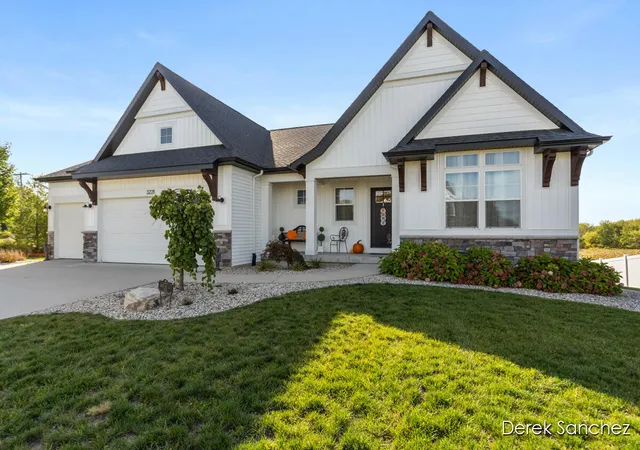 3rd image of 3221 Rocaway Dr, Hudsonville, MI 49426 | MLS# 70534886