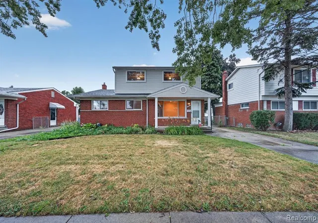Photo 1 of Single family home for sale at 8415 Christine St, Warren, MI 48093 | MLS# 61017430 | Listing updated on 2026-08-30