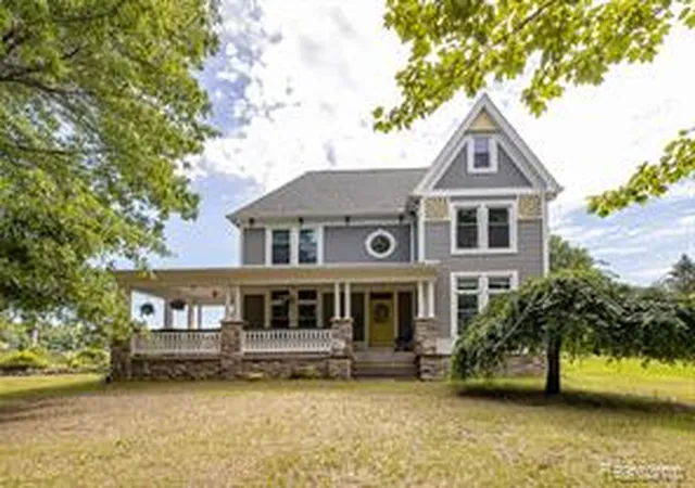 3rd image of 3839 Shamrock Dr, Lapeer, MI 48446 | MLS# 61008402