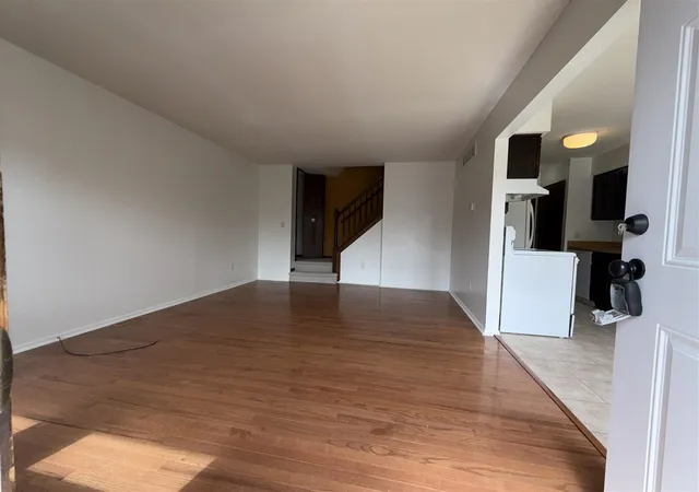 Homes for sale in Ypsilanti, MI | 2884 Roundtree Blvd #Bldg 16, Unit 105, Ypsilanti, MI 48197 | MLS# 70521052