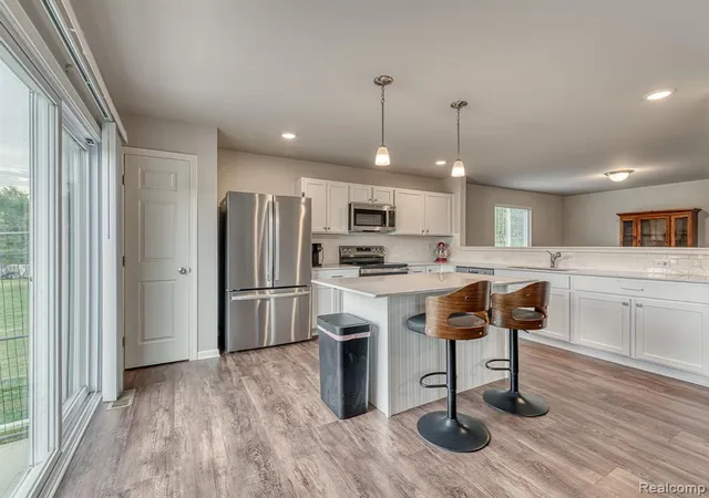 3rd image of 410 Settlers Cvs, Tecumseh, MI 49286 7739 | MLS# 61009937