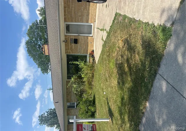 Photo 2 of Sale Pending at 6685 Rockland St, Dearborn Heights, MI 48127 4617 | MLS# 61016690 | Listing updated on 2026-08-28