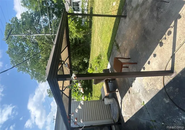 Photo 3 of Sale Pending at 6685 Rockland St, Dearborn Heights, MI 48127 4617 | MLS# 61016690 | Listing updated on 2026-08-28