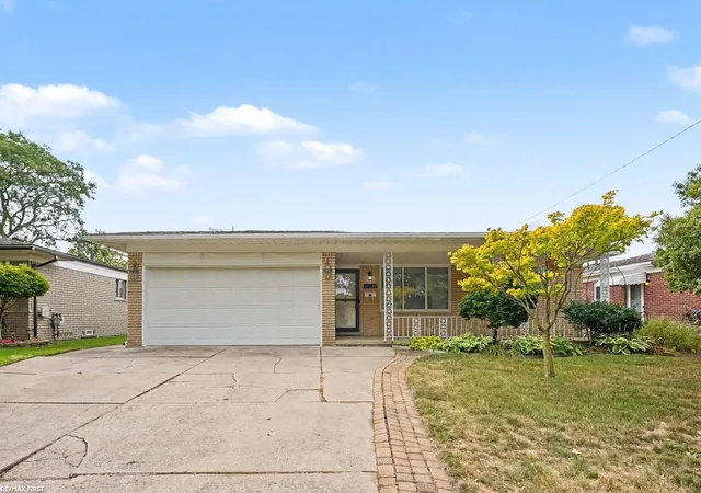 Photo 2 of Sale Pending at 14250 Ivanhoe St, Warren, MI 48088 | MLS# 50220136 | Listing updated on 2026-09-03