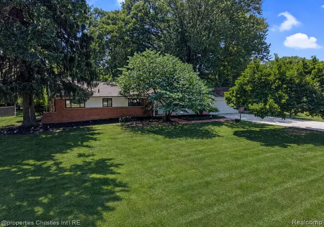 Photo 1 of Single family home for sale at 24711 Tudor Ln, Franklin, MI 48025 | MLS# 61018712 | Listing updated on 2026-09-01