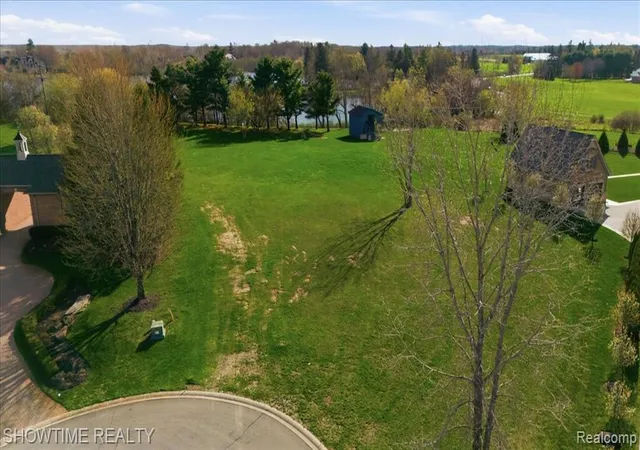 4th image of 69225 Lake Point Ct, Bruce Twp, MI 48065 | MLS# 60985202
