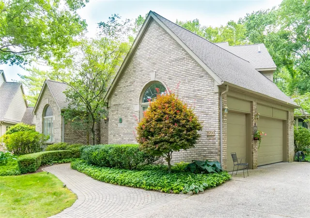 4th image of 35700 Cross, Farmington Hills, MI 48331 | MLS# 70535122