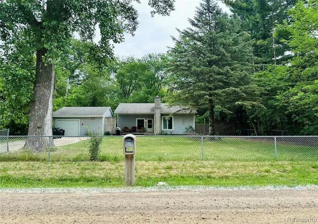 Homes for sale in Rochester Hills, MI | 3505 Bendelow Rd, Rochester Hills, MI 48307 | MLS# 61001143