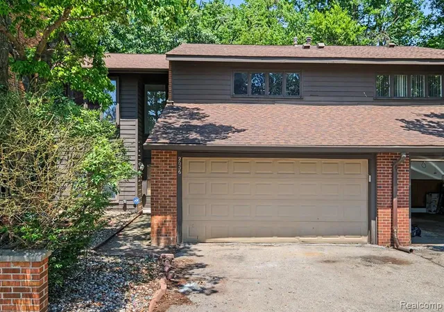 Photo 2 of Condo for sale at 2056 Walden Ct, Flint, MI 48532 2425 | MLS# 61009264 | Listing updated on 2026-09-13
