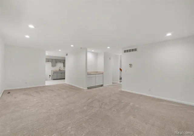 Photo 3 of Condo for sale at 2056 Walden Ct, Flint, MI 48532 2425 | MLS# 61009264 | Listing updated on 2026-09-13