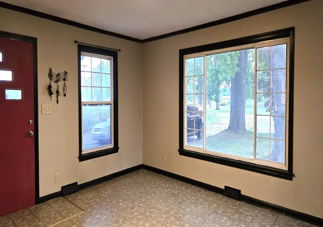 Photo 3 of Sale Pending at 4873 N Sheridan Rd, Saginaw, MI 48601 | MLS# 50218490 | Listing updated on 2026-09-16