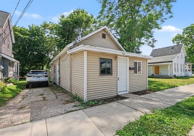 Photo 1 of Single family home for sale at 710 Baxter St, Grand Rapids, MI 49503 | MLS# 70543189 | Listing updated on 2026-08-13