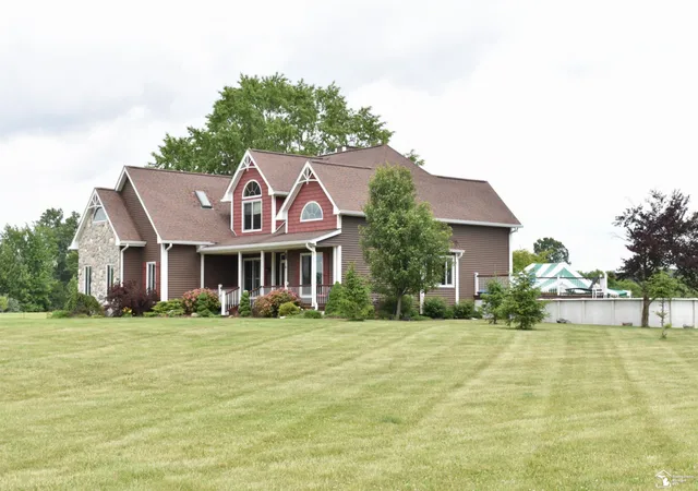 Homes for sale in South Rockwood, MI | 13310 Armstrong Rd, South Rockwood, MI 48179 | MLS# 50212134