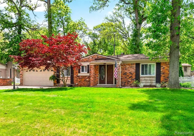 2nd image of 8733 Woodside Dr, Grosse Ile, MI 48138 | MLS# 60994960