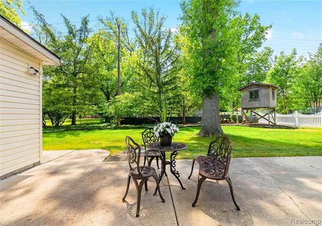 41st image of 8733 Woodside Dr, Grosse Ile, MI 48138 | MLS# 60994960