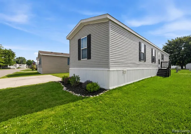Photo 2 of Manufactured home for sale at 46545 Le Grande Blvd, Macomb, MI 48044 | MLS# 61008565 | Listing updated on 2026-08-06