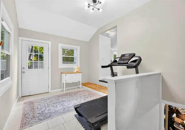 Photo 3 of Sale Pending at 5919 Mount Vernon Ave, Portage, MI 49024 | MLS# 70555656 | Listing updated on 2026-09-03