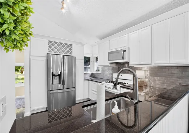 Photo 4 of Sale Pending at 5919 Mount Vernon Ave, Portage, MI 49024 | MLS# 70555656 | Listing updated on 2026-09-03